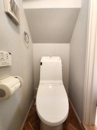 清潔感のあるトイレ空間(1階トイレ)