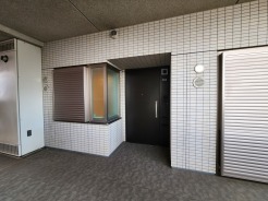 重厚感のある玄関